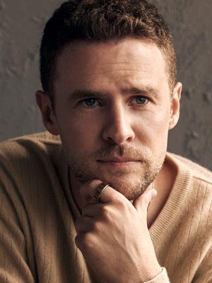 Йен де Кестекер
Iain De Caestecker